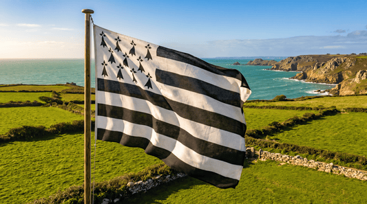 Gwenn ha du flottant, drapeau breton, mon passeport breton, étui de passeport breton, étui de passeport breton hermine, étui de passeport bleu